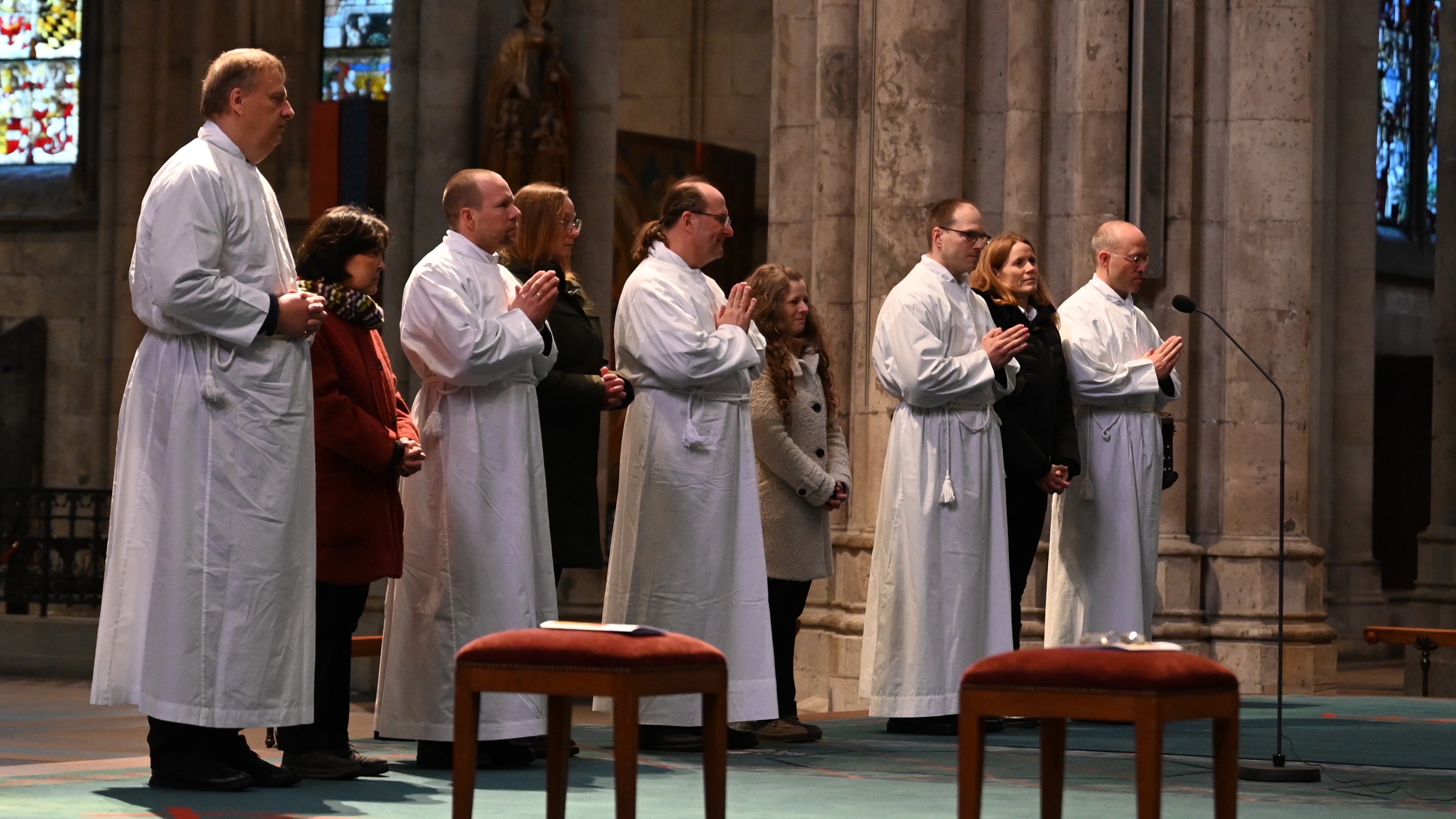 pontifikalamt-zur-weihe-st-ndiger-diakone-domradio-de