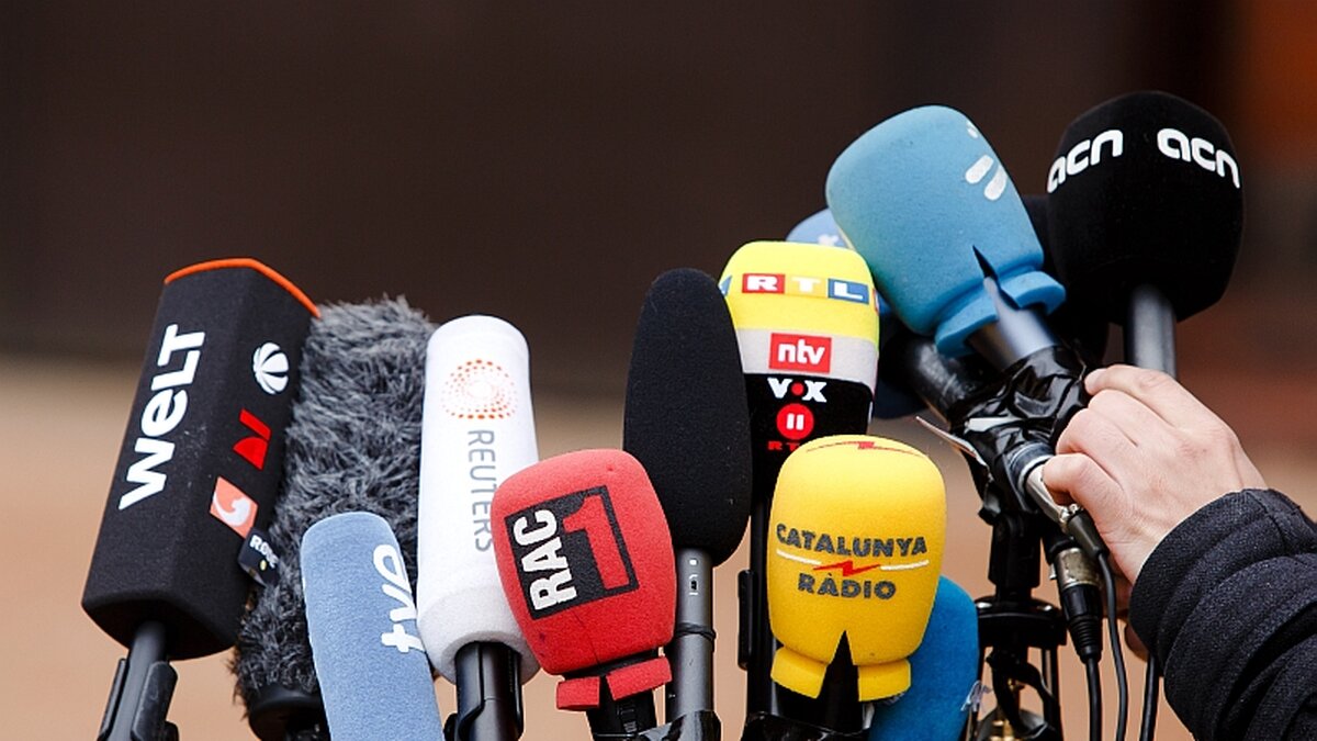 Multimedial-praxisnah-werteorientiert-Warum-das-Volontariat-beim-ifp-journalistisches-Handwerk-liefert