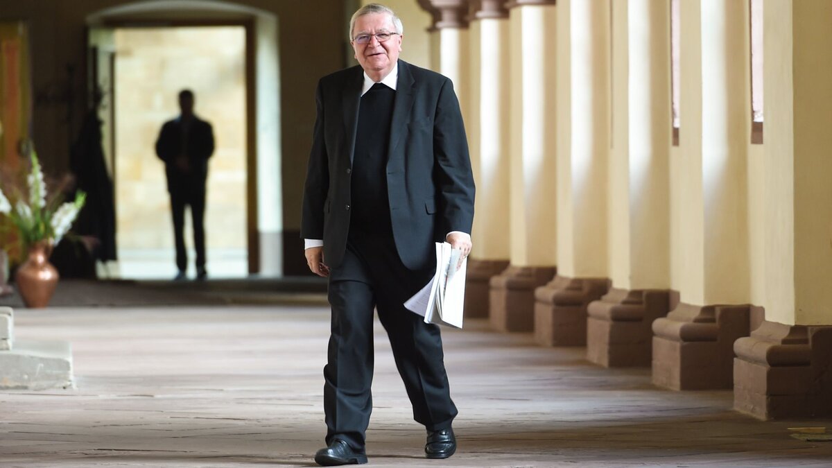 Menschenfreundlicher-Woi-Bischof-Papst-nimmt-R-cktritt-von-Speyerer-Weihbischof-p-nktlich-an