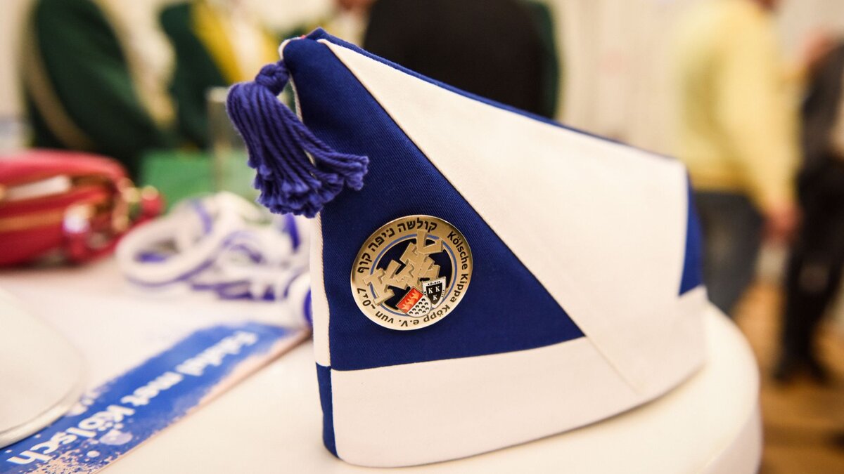 -Nie-wieder-ist-ein-Auftrag-an-uns-alle-K-lsche-Kippa-K-pp-sprechen-offen-ber-antisemitische-Anfeindungen