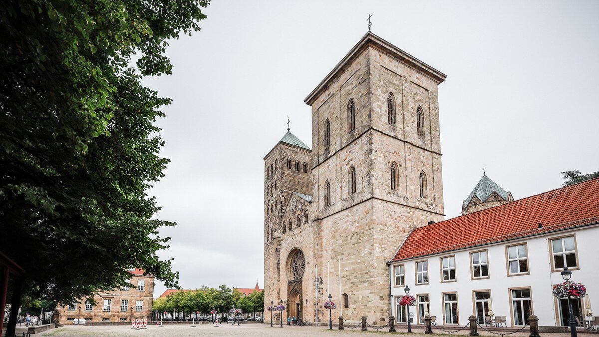 Engagierte-Menschen-im-Mittelpunkt-Bistum-Osnabr-ck-stiftet-Preis-f-r-Ehrenamtliche