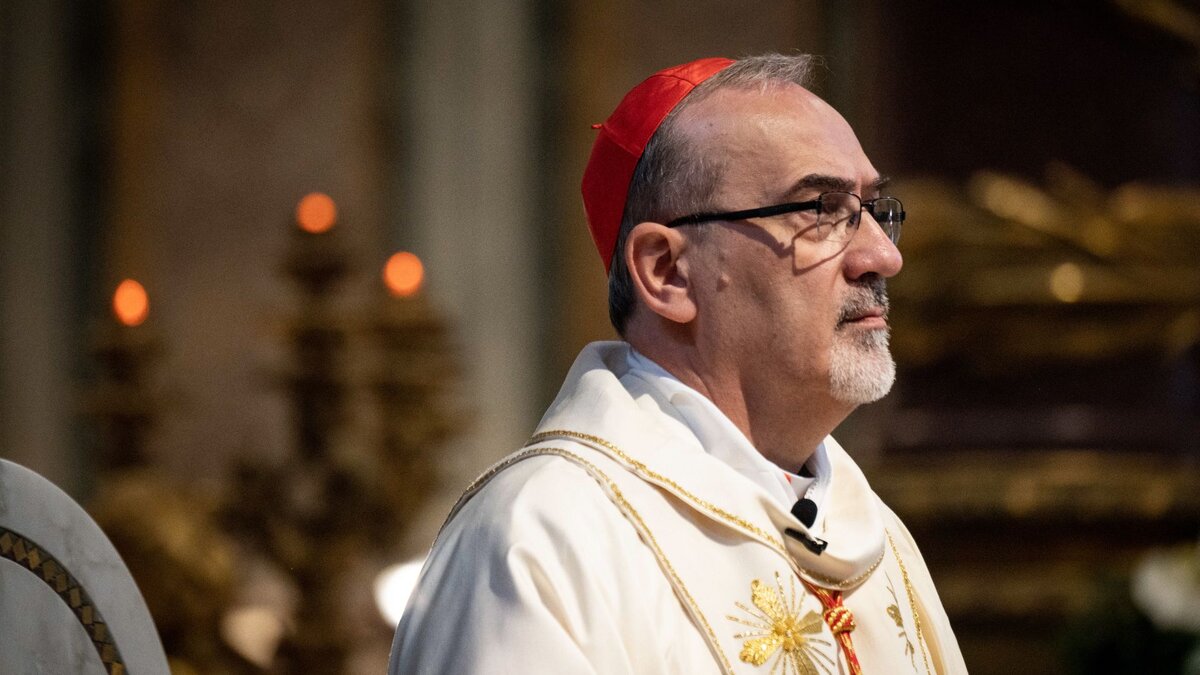 Macht-sich-selbst-ein-Bild-der-Lage-Lateinischer-Patriarch-besucht-Gaza-Gemeinde-zu-Weihnachten