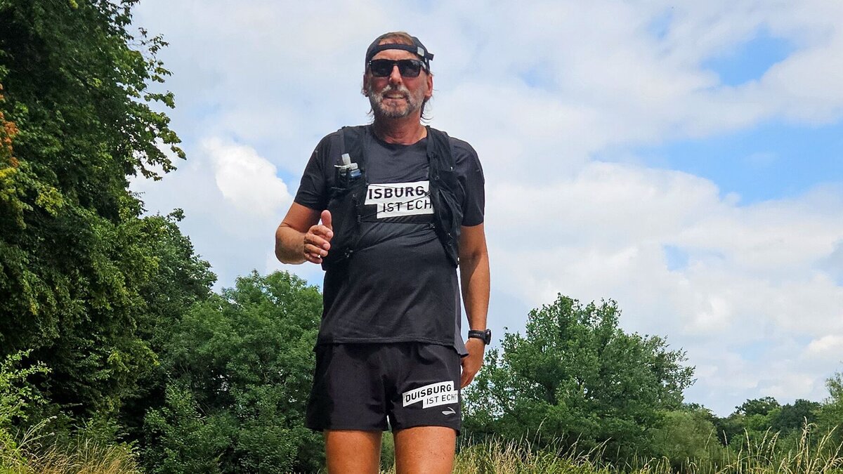 -Die-Kinderaugen-treiben-mich-an-Marathonpater-Breer-l-uft-f-r-Schulfr-hst-ck-Lernk-che-und-Geschenke