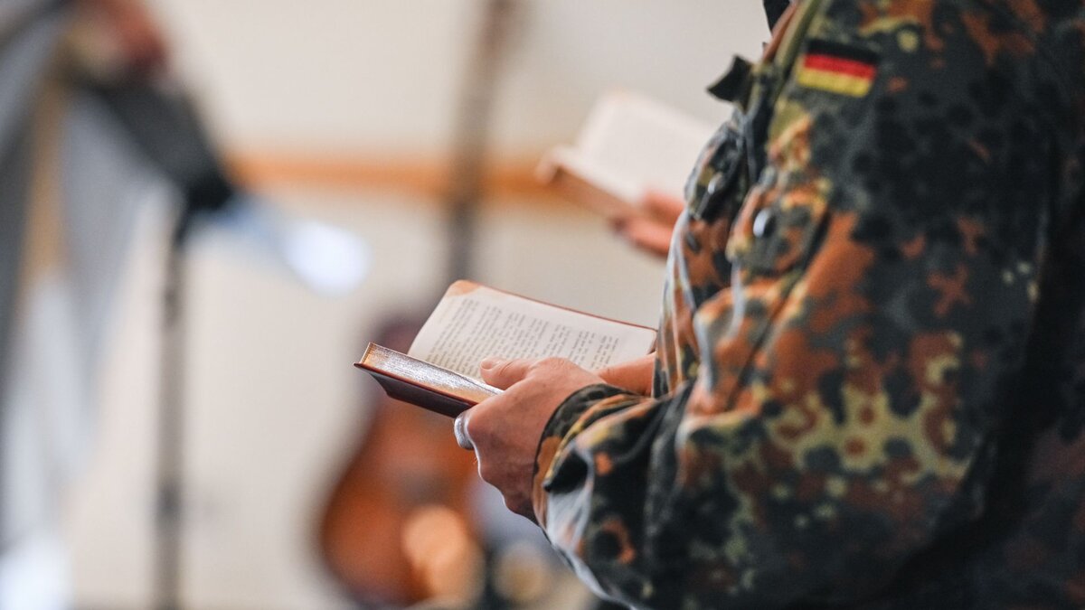 Trotz-Distanz-vieler-Soldaten-zur-Kirche-Neue-Studie-weist-eine-hohe-Wertsch-tzung-f-r-Milit-rseelsorge-nach