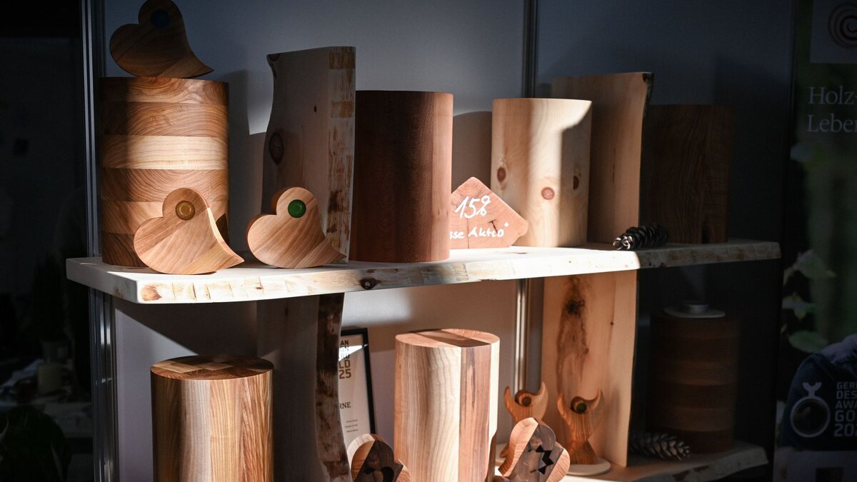 Urne-im-Wohnzimmer-Asche-im-Fluss-Mainzer-Bischof-sieht-neues-Bestattungsrecht-kritisch