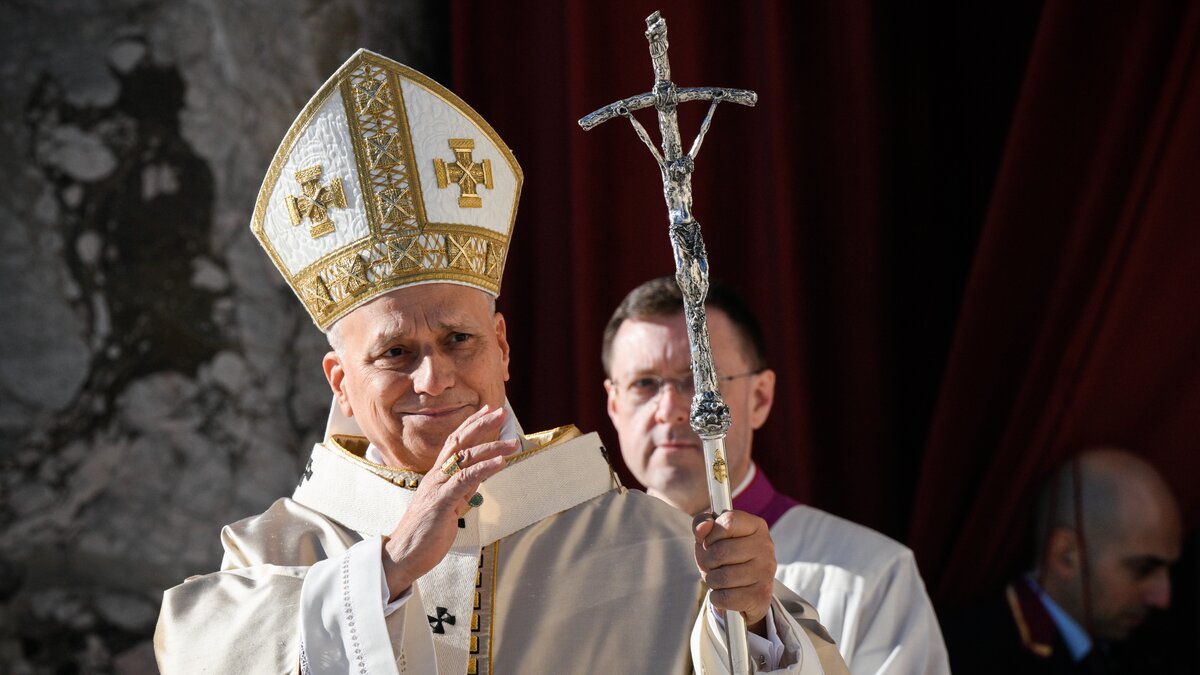 -Bruch-mit-dem-bescheidenen-Geschmack-seines-Vorg-ngers-Papst-Leo-XIV-z-hlt-zu-den-bestgekleideten-Pers-nlichkeiten-2025