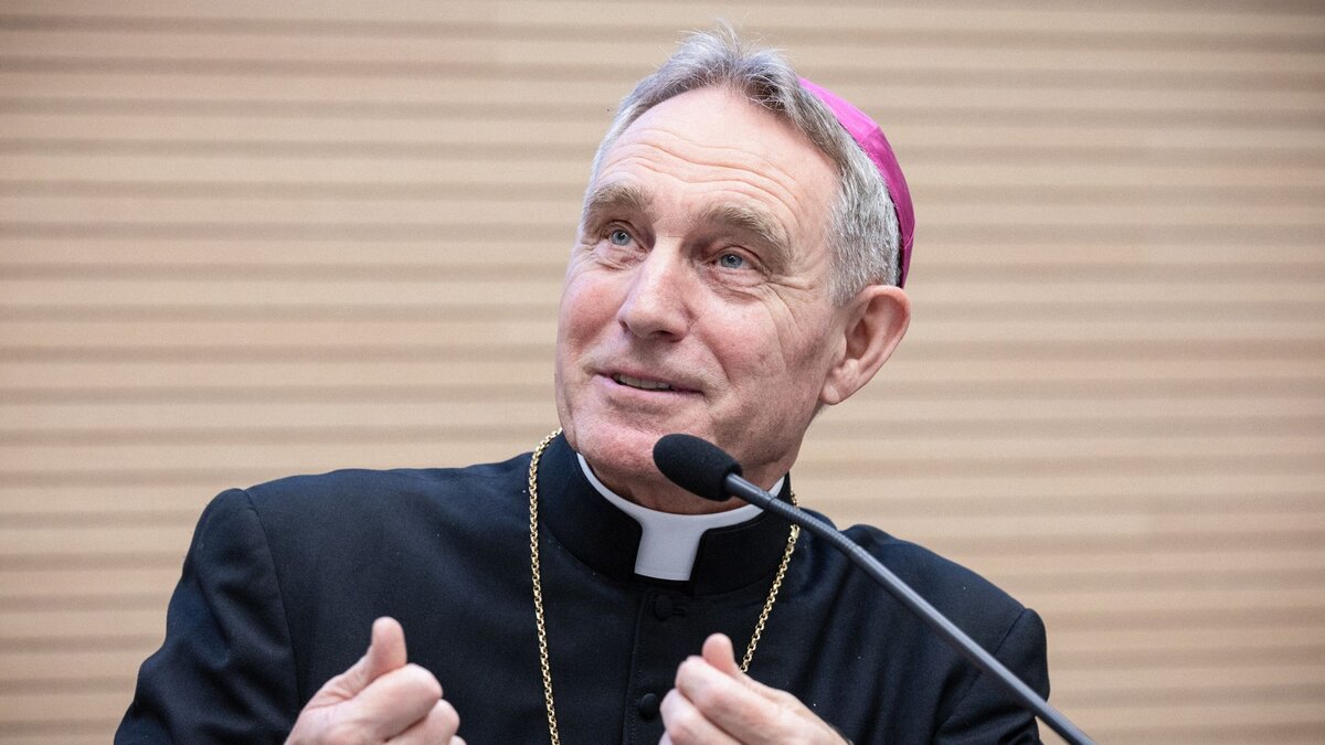 Zu-Besuch-im-Vatikan-Georg-G-nswein-erh-lt-erste-Audienz-bei-Papst-Leo-XIV-