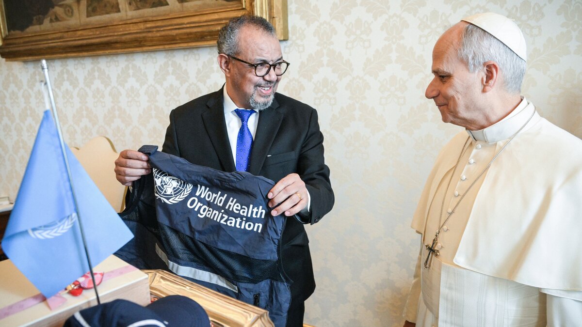 Visite-im-Vatikan-Papst-Leo-XIV-empf-ngt-WHO-Chef-Tedros-Adhanom-Ghebreyesus