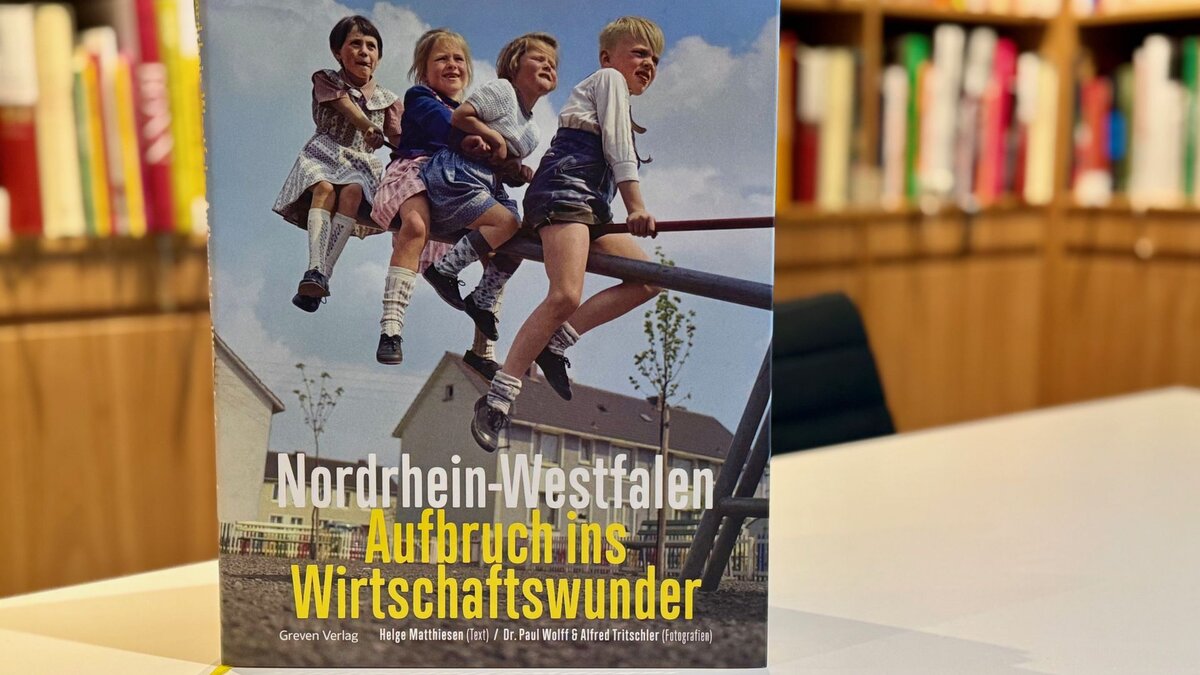 Als-Kircht-rme-aus-dem-Boden-schossen-Neuer-Bildband-zeigt-die-kirchliche-Pr-gung-der-Nachkriegszeit