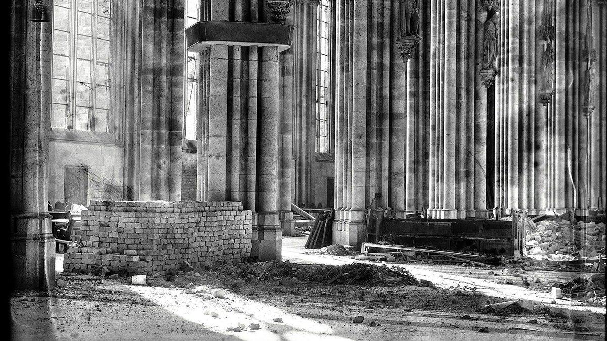 -Die-fotografierende-Nonne-Ausstellung-mit-Kriegsbildern-vom-K-lner-Dom-wird-verl-ngert