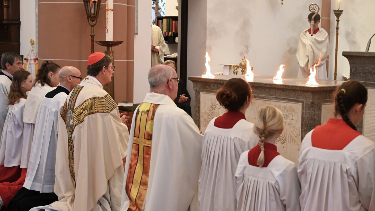 Jahrzehntelanges-Vers-umnis-Wipperf-rther-Gemeinde-holt-Altarweihe-mit-50-Jahren-Versp-tung-nach