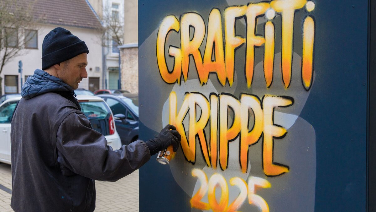 -Liebe-wie-Feuersgluten-Wuppertaler-Graffiti-Krippe-berrascht-mit-flammendem-Herzen-