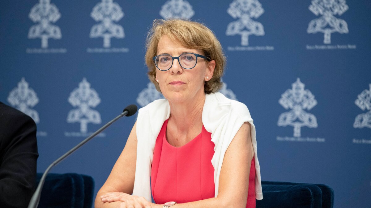 Synodenteilnehmerin fordert mehr Ortskirchen-Entscheidungen