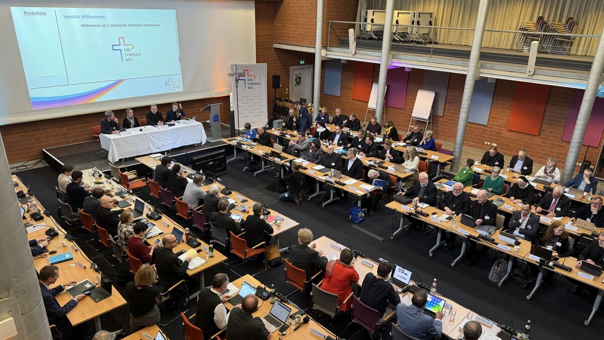Synodalkonferenz-f-r-Deutschland-Bischof-Overbeck-rechnet-mit-Ja-aus-Rom-zu-neuem-Kirchengremium