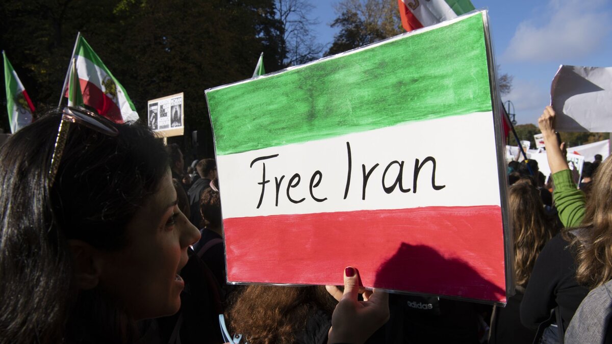 -Europas-Schweigen-schockiert-uns-zutiefst-Persischst-mmige-Christin-fordert-Solidarit-t-mit-den-Menschen-im-Iran