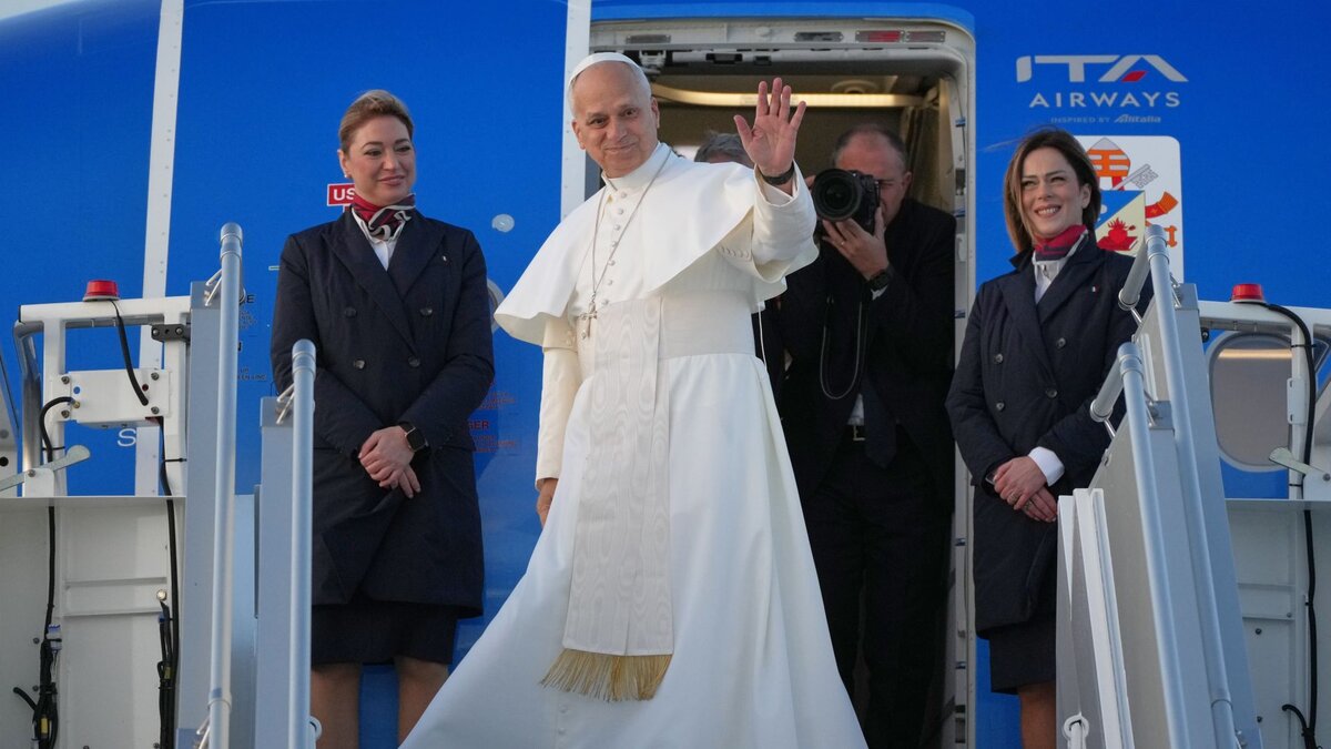 Eine-gute-Zeit-in-der-T-rkei-Papst-gibt-erste-fliegende-Pressekonferenz-und-spricht-ber-Erdogan