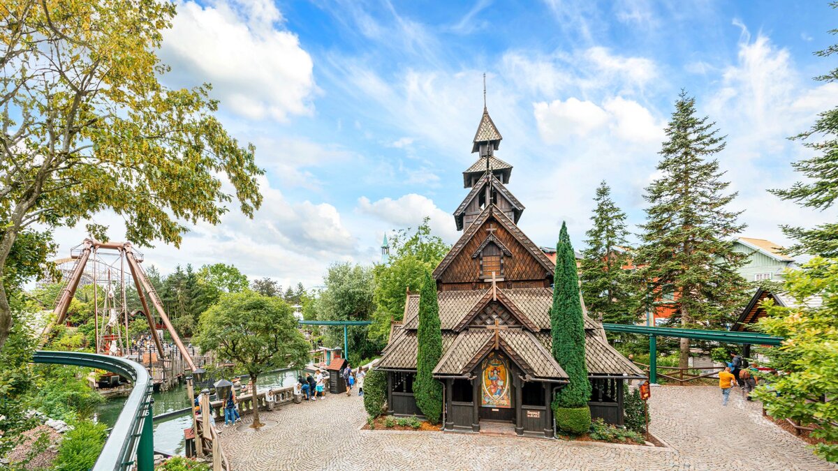 -Mit-Gott-in-der-Achterbahn-kumenische-Seelsorge-bietet-im-Europa-Park-Orte-der-Stille