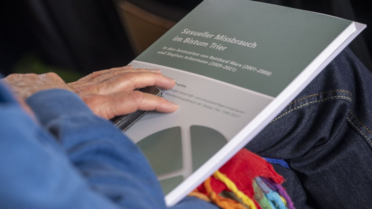 Untersuchungen-zeigen-Fehler-und-Fortschritte-Bisch-fe-bitten-nach-Missbrauchsstudien-um-Verzeihung