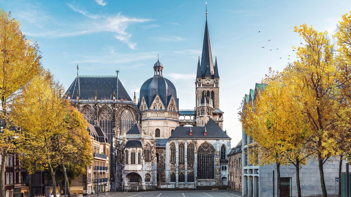 Neue Domschweizerinnen im Aachener Dom DOMRADIO.DE