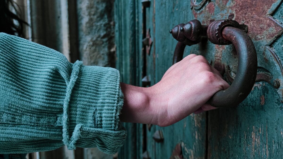 Niveau-bleibt-hoch-NRW-Justizministerium-verzeichnet-2025-weniger-Kirchenaustritte