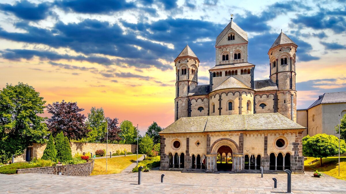 Gottesdienst-im-November-Bischof-Ackermann-wird-neuen-Abt-von-Maria-Laach-einsegnen