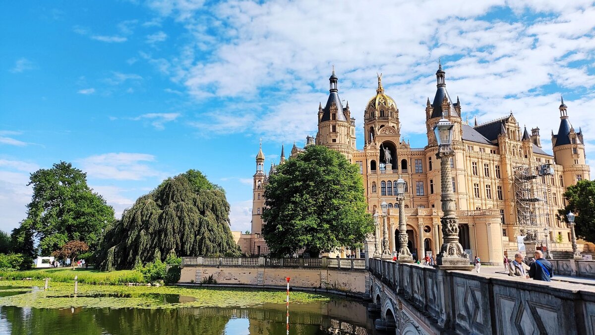 -Konsequenzen-k-nnten-verheerend-sein-Katholische-Kirche-in-Mecklenburg-Vorpommern-will-AfD-die-Stirn-bieten