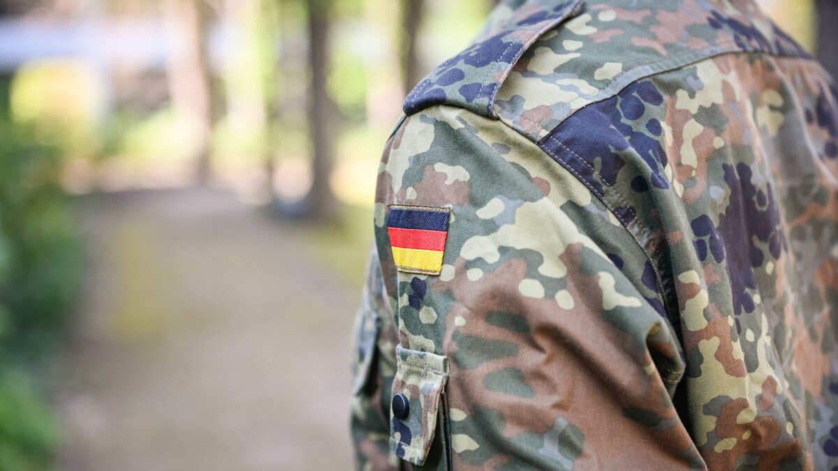 Friedensethische-Bedingungen-an-Wiederbewaffnung-Gastkommentar-zur-Wiedereinf-hrung-der-Wehrpflicht