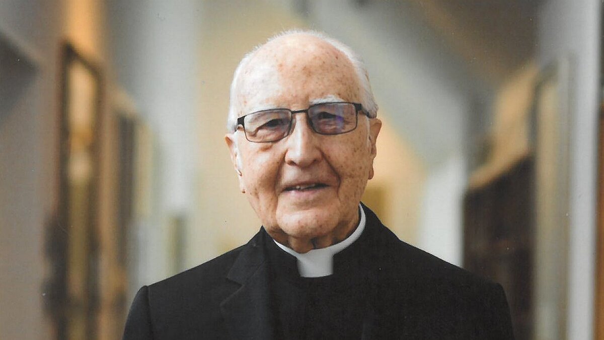 Gelassen-in-der-Krypta-der-Kirche-Bamberger-Alterzbischof-Karl-Braun-wird-95-Jahre-alt