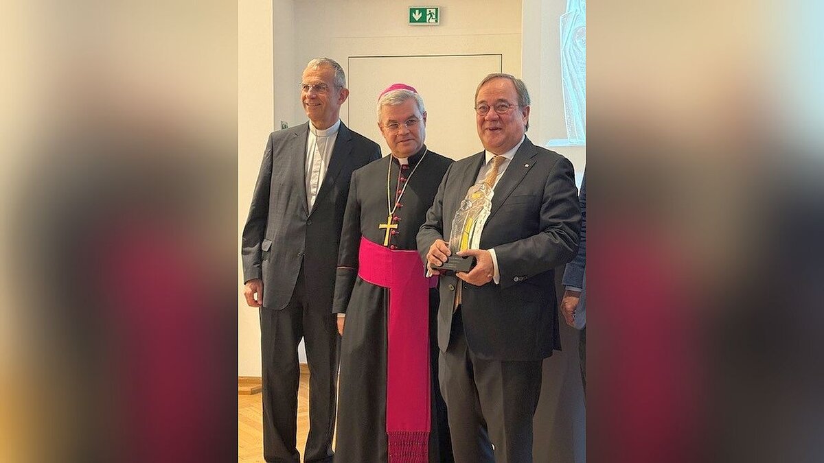 Einsatz-f-r-Dialog-und-Frieden-Armin-Laschet-mit-Wilhelm-Weber-Preis-ausgezeichnet