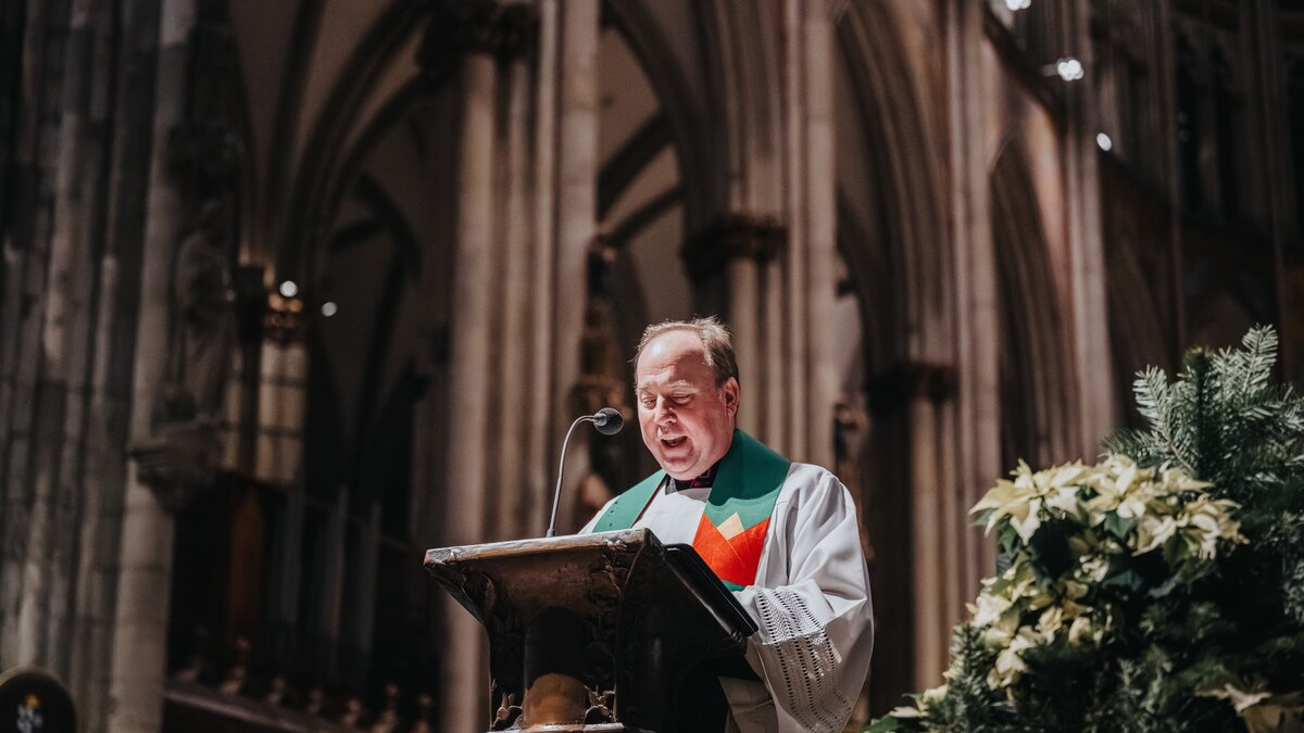 -K-ln-w-rde-ein-St-ck-Herz-fehlen-Domdechant-Kleine-w-rdigt-Ehrenamt-als-Herz-des-K-lner-Karnevals