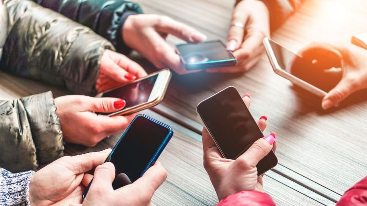 Likes-ersetzen-keine-N-he-Papst-Leo-XIV-warnt-vor-Fixierung-auf-Online-Kommunikation