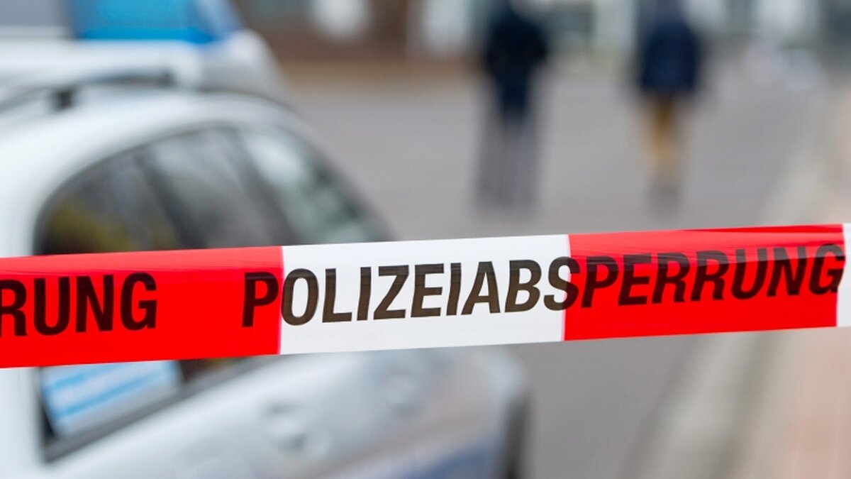 Polizei-sucht-Zeugen-Wachs-Hakenkreuze-in-Kirche-entdeckt
