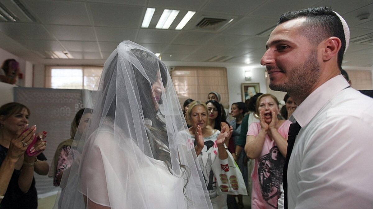 Dürfen Yeziden Andere Religionen Heiraten Religionen in Israel bleiben beim Heiraten unter sich - DOMRADIO.DE