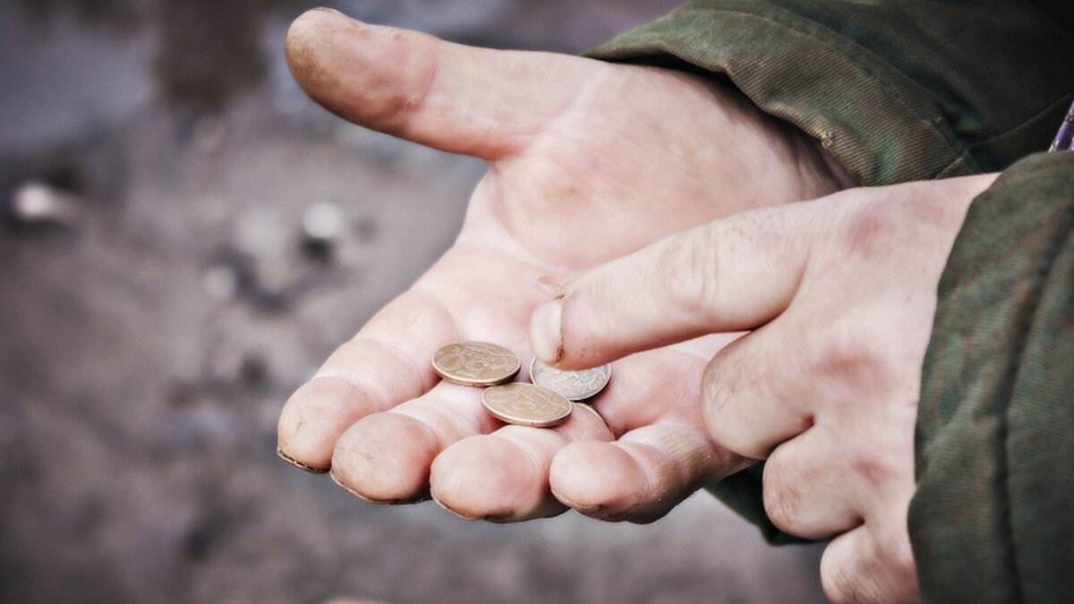 Schwellenwert-liegt-bei-1-446-Euro-im-Monat-ber-13-Millionen-Menschen-in-Deutschland-gelten-als-armutsgef-hrdet