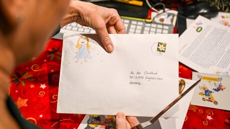 Brief an die Christkindpostfiliale in Engelskirchen / © Harald Oppitz (KNA)
