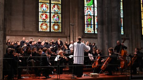 Die musikalische Gestaltung der Liturgie gehört zu den Aufgaben der Domkantorei. / © Beatrice Tomasetti (DR)