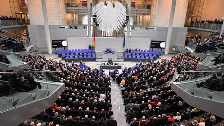 Reichstag in Berlin vor der Wahl des Bundespräsidenten / © Bernd von Jutrczenka (dpa)