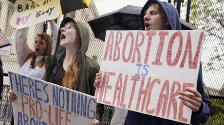 Abtreibungsrecht USA - Oberster Gerichtshof / © Mariam Zuhaib/AP (dpa)