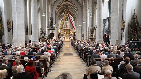 1.000 Ehejubilare pilgerten zum Abschluss der Willibaldswoche nach Eichstätt / © Maike Eikelmann (Bistum Eichstätt)