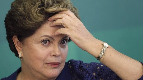 Brasiliens Präsidentin Rousseff vorläufig abgesetzt / © Fernando Bizerra (dpa)