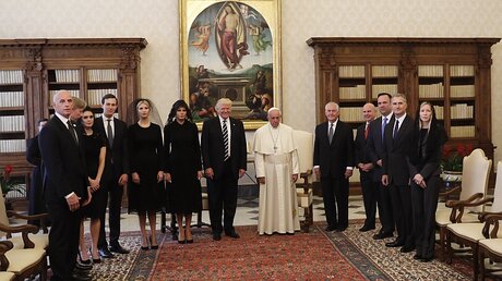 Privataudienz bei Papst Franziskus  / © Alessandra Tarantino (dpa)