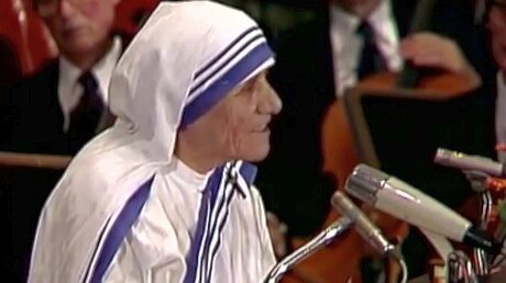 Mutter Teresa erhält den Friedensnobelpreis 1979 / © afp (AFP)
