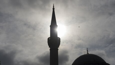 Silhouette der Sehitlik-Moschee in Berlin / ©  Paul Zinken (dpa)