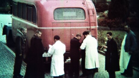 Abtransport von Patienten der Anstalt Liebenau (KNA)