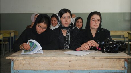 Afghanische Schulmädchen / © Lizette Potgieter (shutterstock)