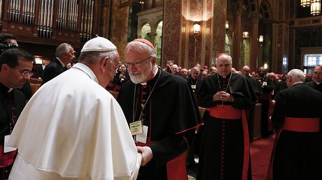 Begegnung von Papst Franziskus mit Kardinal Sean P. O'Malley / © Paul Haring (KNA)