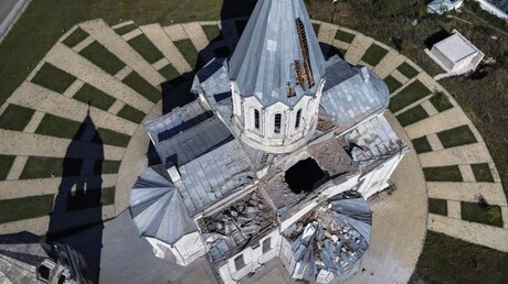 Berg-Karabach: Die Kathedrale des Heiligen Erlösers, die durch Artilleriebeschuss beschädigt wurde (dpa)
