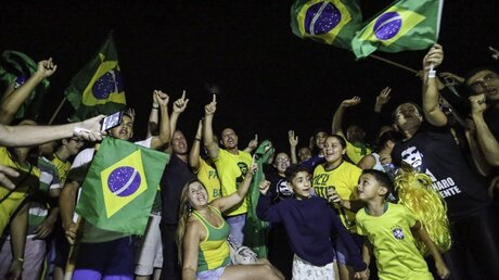 Bolsonaros Anhänger feiern in Brasilia / © Fabio Rodrigues Pozzebom/Agencia Brazil (dpa)
