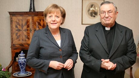 Bundeskanzlerin Angela Merkel (l.) traf Kardinal Karl Lehmann zu einem privaten Gespräch im Mainzer Bischofshaus, am 15. Januar 2011.  / © Matschak (Bistum Mainz)