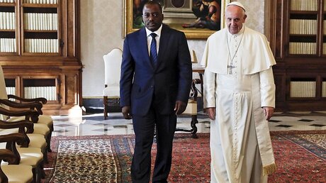 Joseph Kabila bei Papst Franziskus / © Adrew Medichini (dpa)